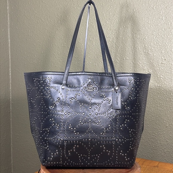 COACH X-LARGE STREET TOTE IN MINI STUDDED LEATHER - Picture 2 of 15
